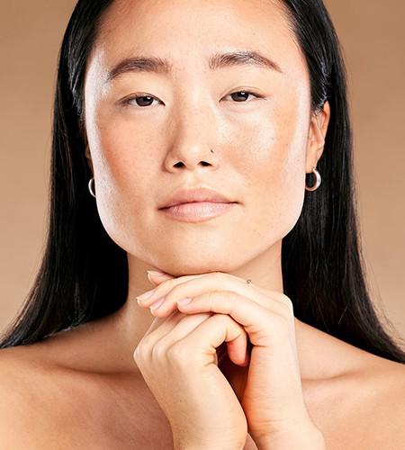 Descubra a nossa história da nossa empresa e conheça hoje mesmo a nossa equipe de especialistas em cuidados com a pele. - Websites Já - Landing Page Estética Modelo 01